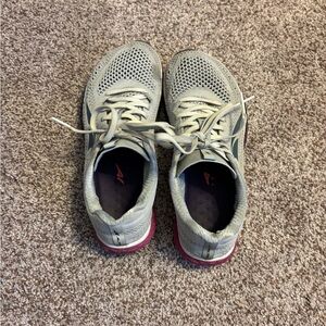 Women’s Altra Escalante Racer shoes